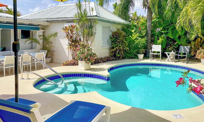 Sunset Crest House | Tropical Oasis with Pool close to beach - Beachcomber