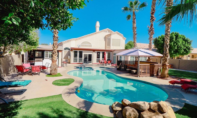 Trailwood House | Tropical Paradise in Garden Lakes!