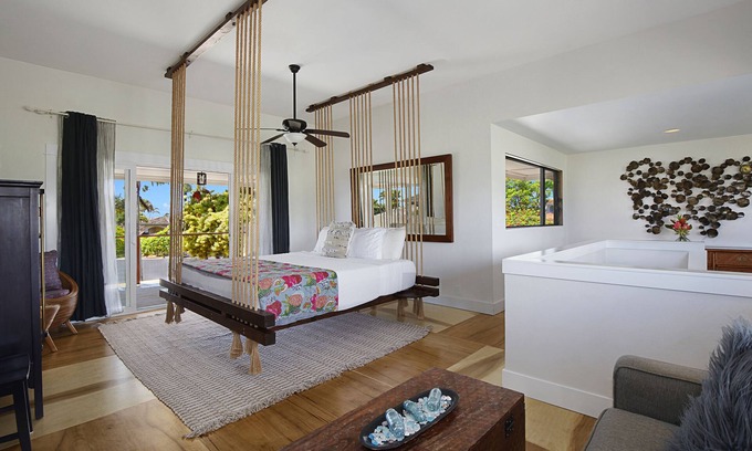 Poipu House | Tropical Paradise - Stunning King Hanging Bed - 360 degree views !