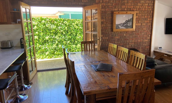 Clifton Springs House | Tropical Resort Style Dual Residency Accommodation perfect for multiple families