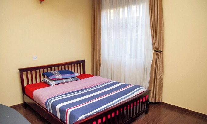 Kampala Apartment | Tropical Serenity Munyonyo-2 Mins to Speke Resort