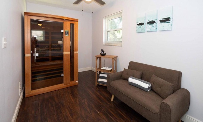 Boynton Beach Villa | Tropical Spa Escape Sauna Pool Hot tub Firepit BBQ