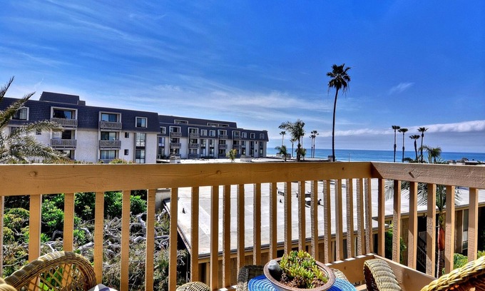 Oceanside Condo | Tropical Water View at North Coast Village C200