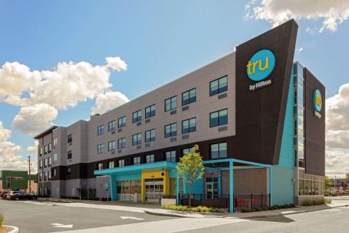 Hough Hotel | Tru By Hilton Cleveland Midtown