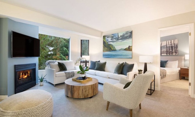 Upper Village Condo | True Luxury 3BR-2BA Next to Slopes w/HT,Pool,Sauna