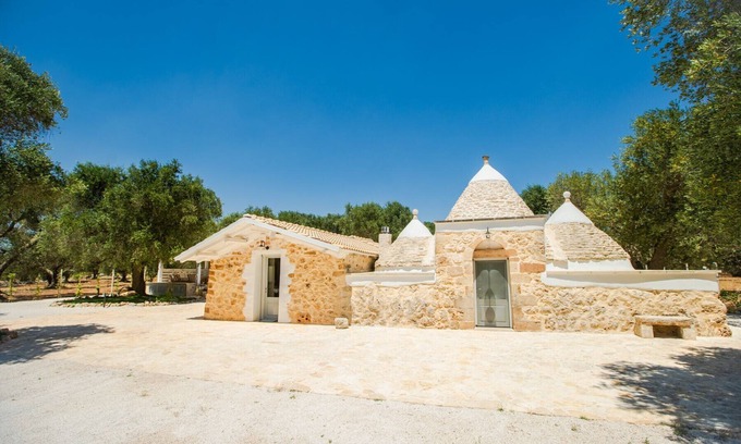 Francavilla Fontana Cottage | Trulli Margherita by Pugliadamare