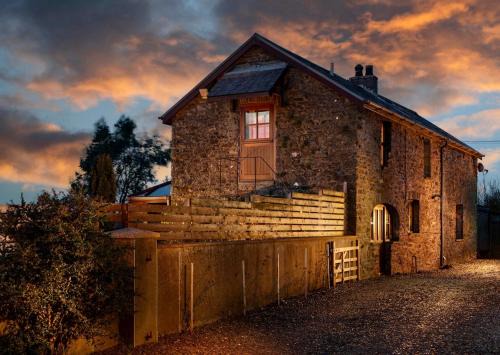 Tan-y-groes House | Trysor Holiday Cottage, Cardigan Bay with sea views
