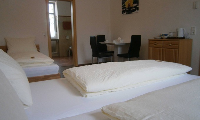 Rheinhausen Apartment | TT Triple room at Europa-Park Rust - Thai Tawan Apartments at Europa-Park