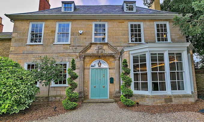 Yardley Gobion House | Ttich Manor Retreat