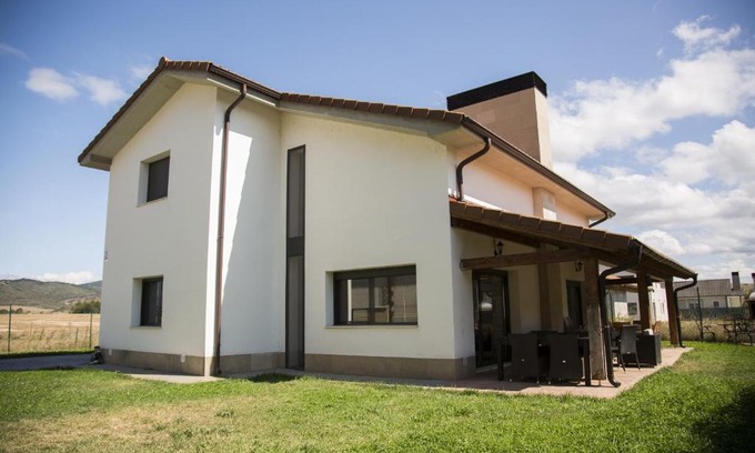 Longuida House | TuApartamento - Casa Campo Villanueva de Lónguida