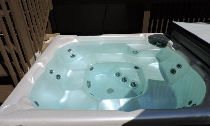 Victoria Harbour Bed & Breakfast | Tucked Inn the Harbour Bed & Breakfast