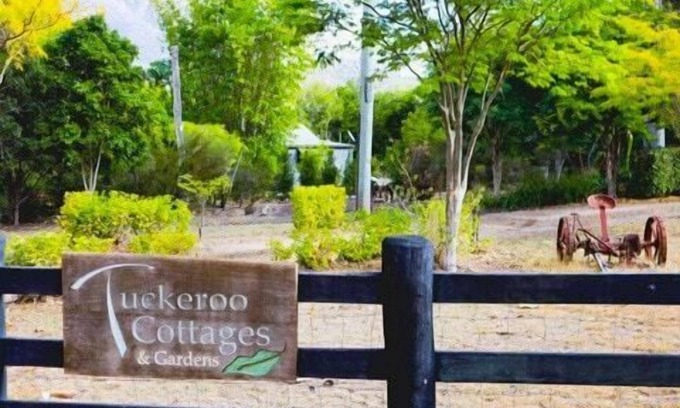 Rathdowney House | Tuckeroo House and Gardens