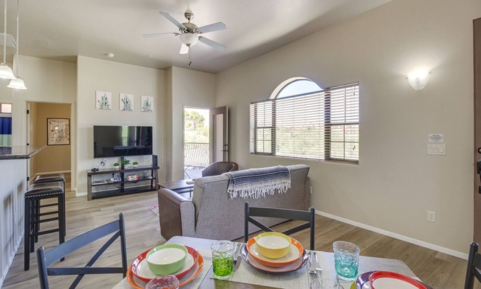 Tucson Condo | Tucson Condo Rental w/Balcony + Mountain View!