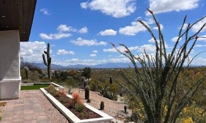 Del Cerro Estates House | Tucson Mountain Hillside House.AMAZING CITY & MOUNTAIN VIEWS!n
