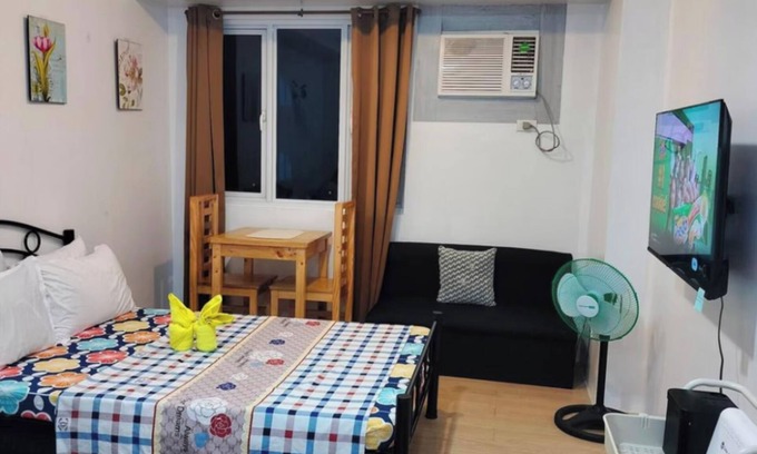South Triangle Condo | Tum's MPlace Staycation 9th Floor Tower A
