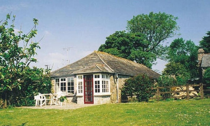 Blisland Cottage | TUMROSE COTTAGE, pet friendly, country holiday cottage in Blisland