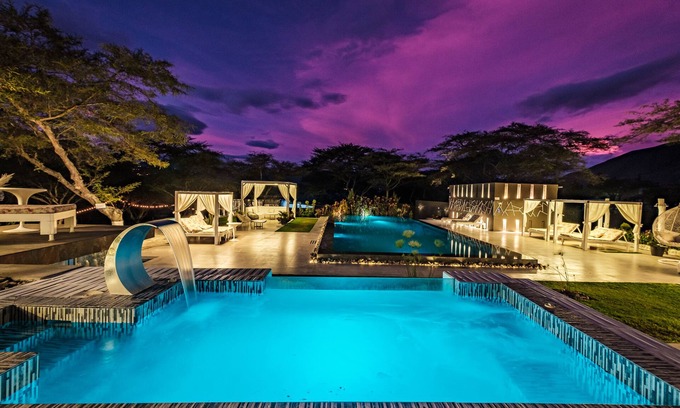 Aloburo Hotel | Tunas & Cabras Hotel