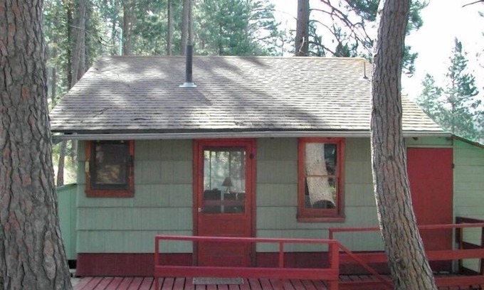 Harrison Cabin | *Turner Bay Chalet* a Charming Rustic Cabin on the Lake!