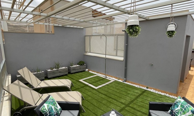 Sardina Apartment | "TURQUESA BEACH" PENTHOUSE WITH POOL AND WIFI