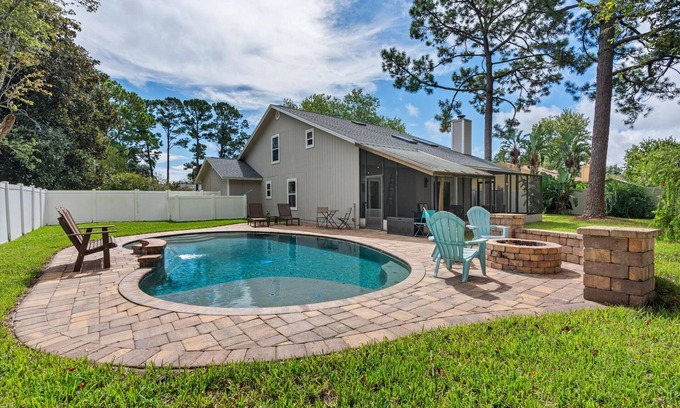 Isle of Palms House | Turquoise Oasis I Family & Dog Friendly I Saltwater Pool I Firepits