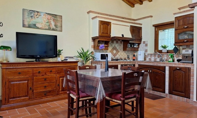 Fiesole House | Tuscan Barn 15 min from Florence, Parking, Garden