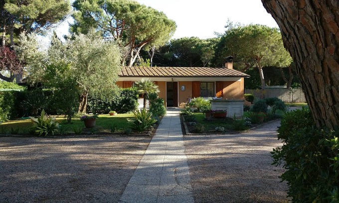 saline breschi House | Tuscan Haven of Peace, for 8, in a quiet gated community, 100m from beach