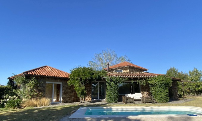 Montevideo Department Villa | TUSCANY STYLED VILLA WITH SWIMMING POOL IN A 18 MEDAL PLAY GOLF COURSE & GARDEN