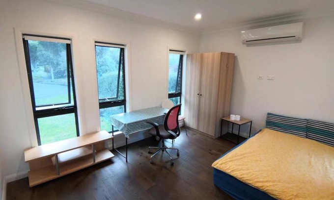 Glen Waverley House | tweed court