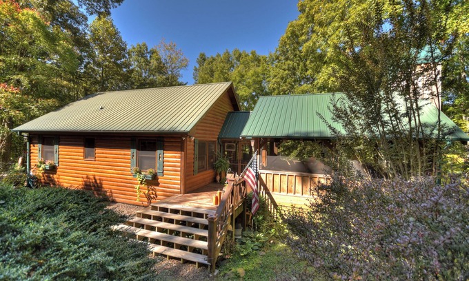 Copperhill Cabin | Twin Creeks | Hot Tub| Creek Access |Pool Table |