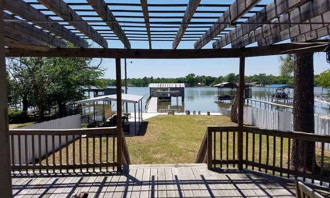 Azle House | "Twin Pines”-Lakefront House w/Boat House,Kayaks,Pdlebrd,Canoe&Over Water Swings