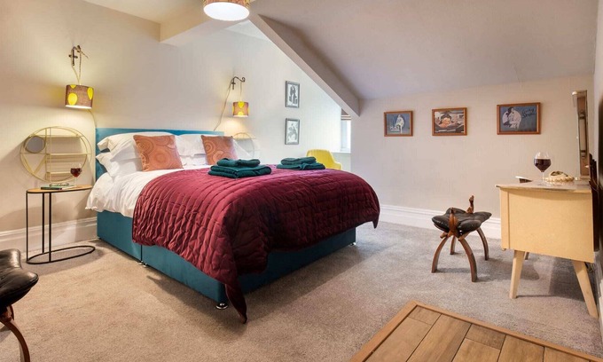 Colne Apartment | Two Bed Apartment, Albert Road