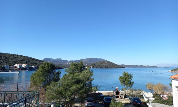 Dubrava Apartment | Two bedroom apartment near beach Luka Dubrava, Pelješac (A-284-d)