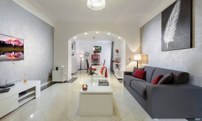 Gare Apartment | Two-Bedroom Apartment with Balcony