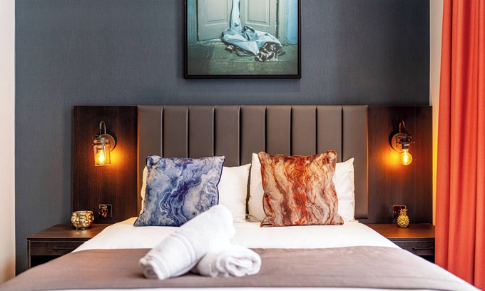 RopeWalks Apartment | Two Bedroom Apartment 301 (Sleeps 8)