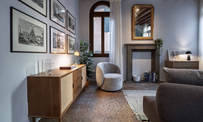 Dorsoduro Apartment | Two bedroom apartment in an Historic Palace