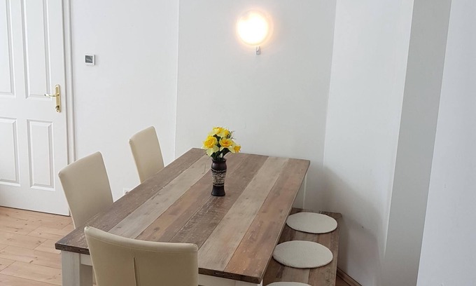 Roßau Apartment | Two bedroom Apartment Pramergasse A31