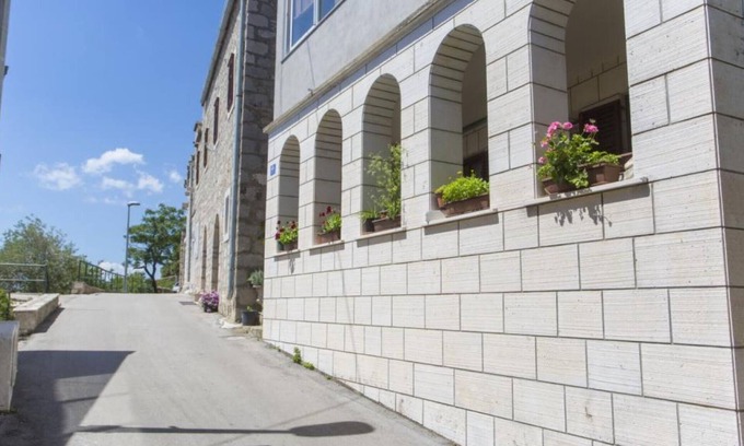 Brist Apartment | Two Bedroom Apartment with Terrace