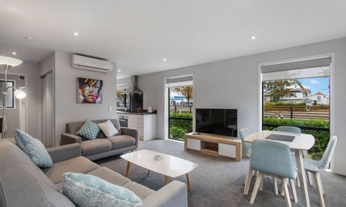 Edgeware Apartment | Two Bedroom City Centre apartment
