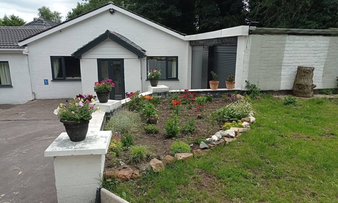 Newark upon Trent House | Two bedroom cottage in a quite woodland setting