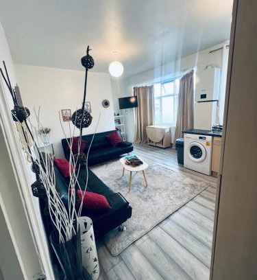 Edgware Apartment | Two Bedroom Flat Burnt Oak London