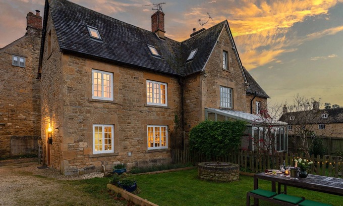 Ebrington Cottage | Two bedroom holiday cottage with an Aga in the Cotswolds - Quaint End