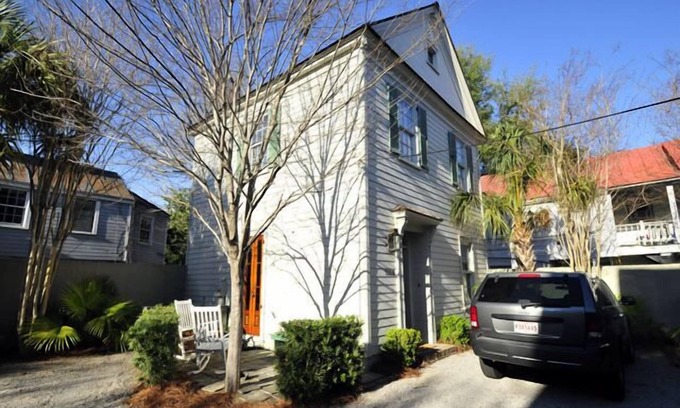Cannonborough Elliotborough House | Two Bedroom House Downtown.