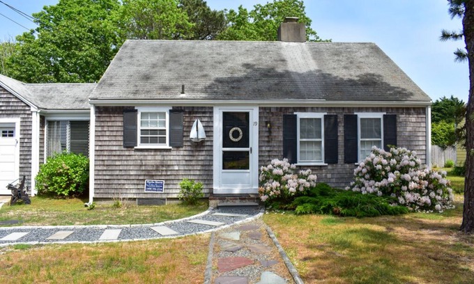 West Harwich House | Two bedroom just .4 miles from Pleasant Street Beach