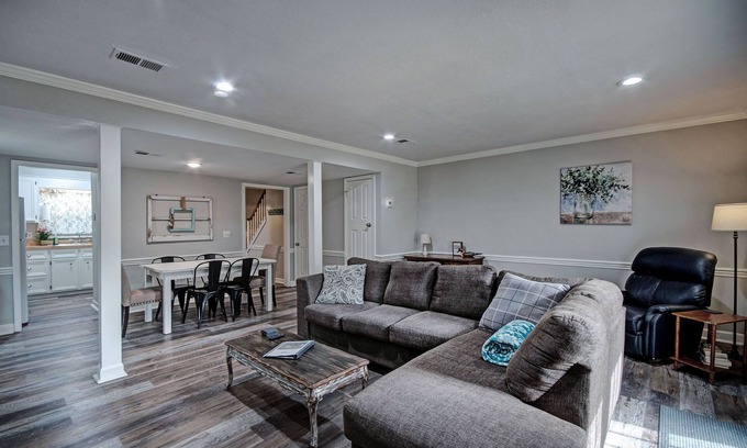 Tougaloo House | Two Bedroom Townhome Near Ridgeland Close to Water