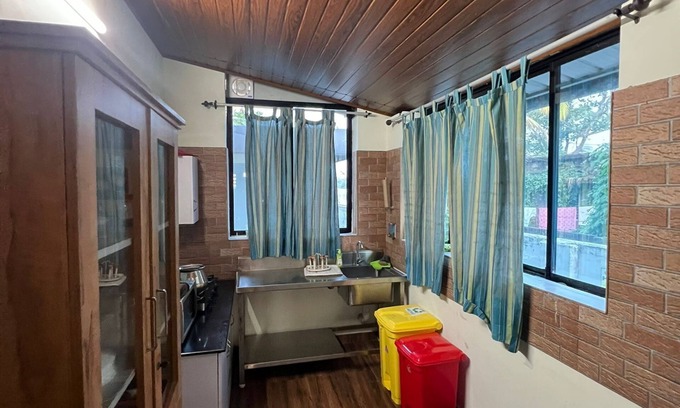 Vypin Villa | Two bedroom Villa overlooking Kzuhuppilly Beach