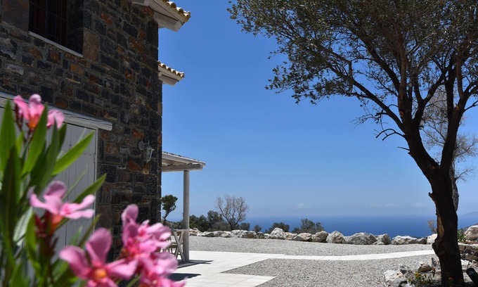 Vizari Villa | Two Bedroom Villa - shared pool