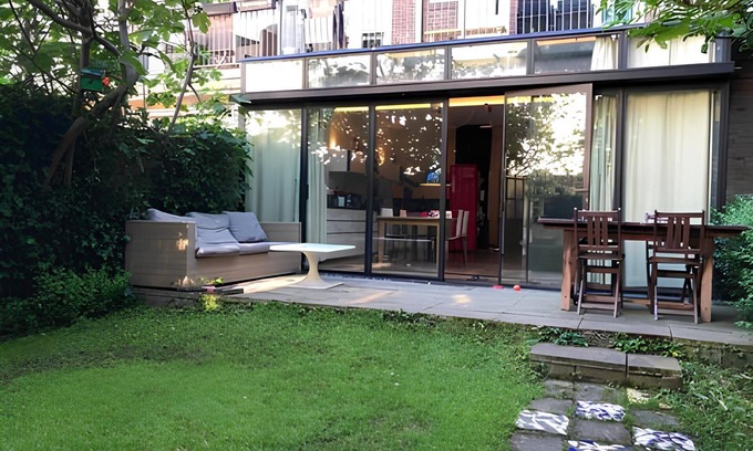 Amsterdam West Apartment | Two-bedrooms apartment walking distance to the city centre