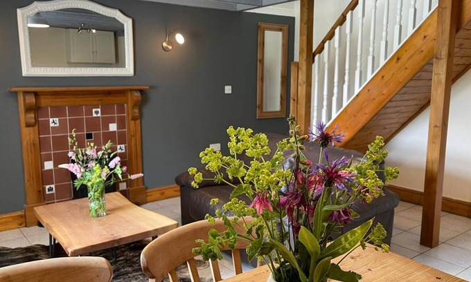 Tal-gareg Cottage | Two Floors Stone Cottage -The Hobble
