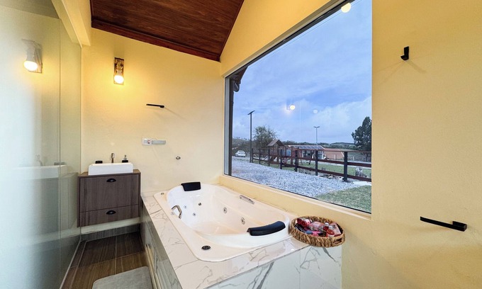Piedade Ski Chalet | Two Little Birds Cottage - Terra Sertaneja Farm