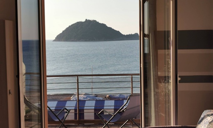 Albenga Apartment | TWO-ROOM APARTMENT NEW SEA VIEW GALLINARA ISLAND DIRECTLY ON THE BEACH